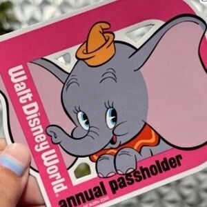Walt Disney World Dumbo Annual Passholder Magnet EPCOT